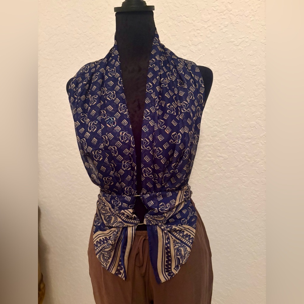 Chic Navy Blue Patterned Scarf - image 5